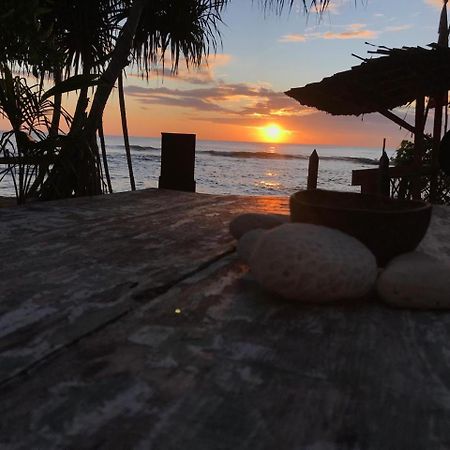 Guru Beach Resort Tangalle Exterior photo