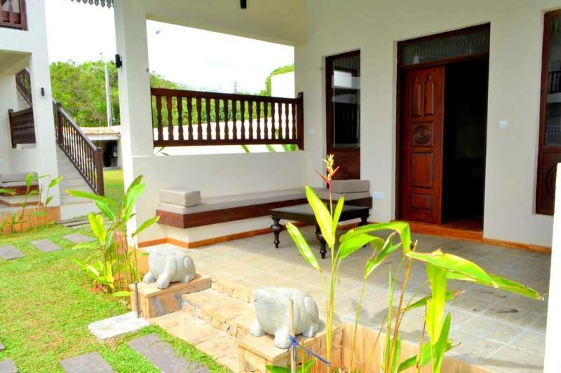 Guru Beach Resort Tangalle Exterior photo